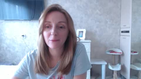 Snapshot of hellokittykaty chatting on 04/13/26, 06:08 Victory online show from 04/13/26, 06:08