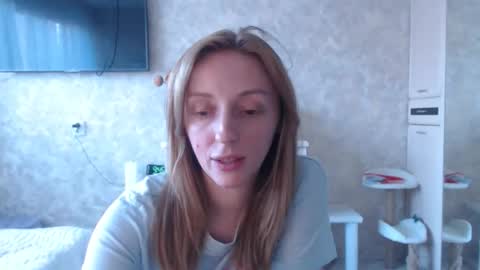 Snapshot of hellokittykaty chatting on 04/17/26, 06:49 Victory online show from 04/17/26, 06:49