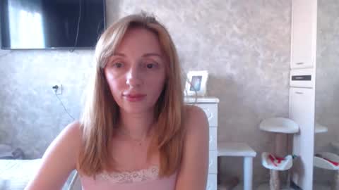 Snapshot of hellokittykaty chatting on 05/05/26, 07:16 Victory online show from 05/05/26, 07:16