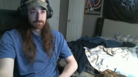 Snapshot of hellothereimcoolyo chatting on 12/20/24, 01:33 longhairbeardedguy online show from 12/20/24, 01:33