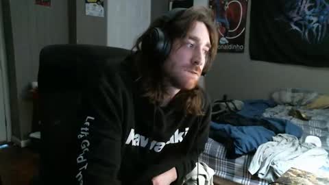 Snapshot of hellothereimcoolyo chatting on 03/29/26, 11:38 longhairbeardedguy online show from 03/29/26, 11:38