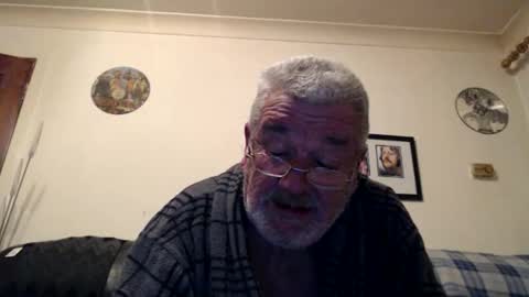 Snapshot of helloyou64 chatting on 12/13/25, 08:58 helloyou64 online show from 12/13/25, 08:58