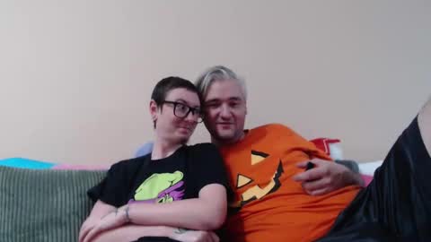 Snapshot of hellr4izer chatting on 12/18/25, 07:53 Hayden Phirox online show from 12/18/25, 07:53