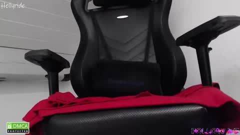 Snapshot of hellyride chatting on 09/26/25, 12:20 hellyride online show from 09/26/25, 12:20