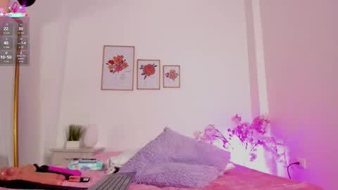 Snapshot of hellzel_moon chatting on 11/18/25, 07:07 Hellzel online show from 11/18/25, 07:07