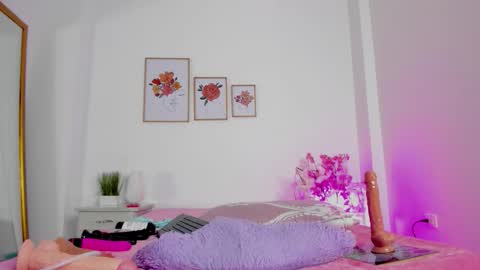 Snapshot of hellzel_moon chatting on 11/24/25, 07:24 Hellzel online show from 11/24/25, 07:24