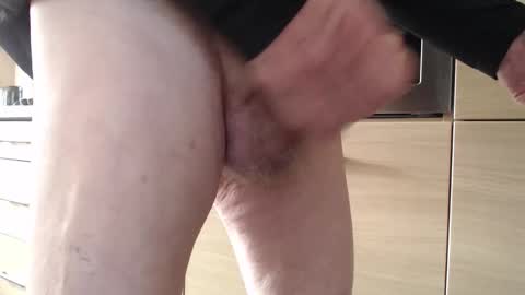 Snapshot of helpmegetitup70 chatting on 03/25/26, 10:43 older cock online show from 03/25/26, 10:43