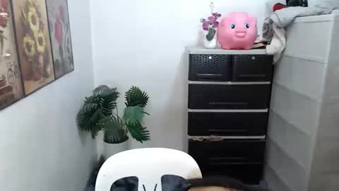 Snapshot of helptogrowyourcock chatting on 04/20/26, 04:21 helptogrowyourcock online show from 04/20/26, 04:21