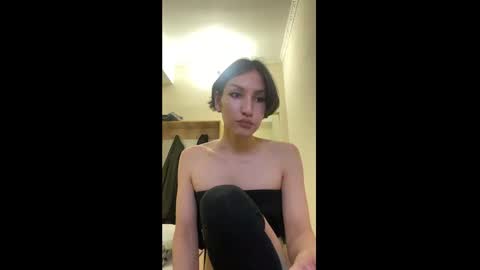 Snapshot of hencamx chatting on 02/25/25, 12:34 Eva online show from 02/25/25, 12:34