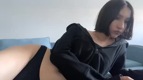 Snapshot of hencamx chatting on 09/25/25, 09:46 Eva online show from 09/25/25, 09:46