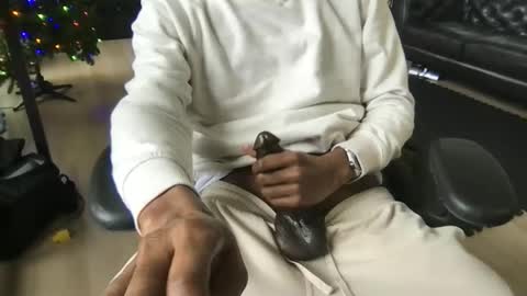 Snapshot of hendrixx89 chatting on 12/17/25, 02:45 DrixxTheGod online show from 12/17/25, 02:45