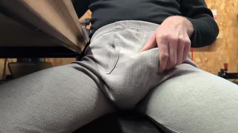 henkietien online show from 01/18/25, 11:32