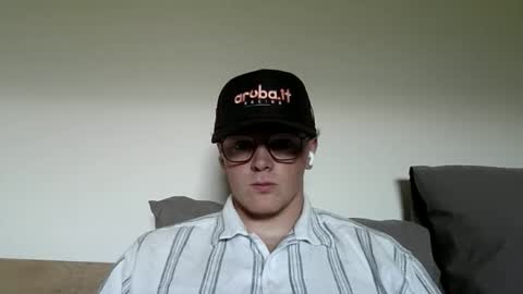 Snapshot of henrietje chatting on 05/24/26, 01:27 henrietje online show from 05/24/26, 01:27
