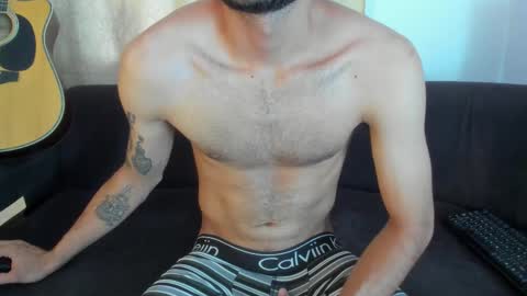 henrik_senn online show from 09/18/25, 08:33