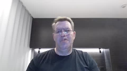 Snapshot of henrikrp1971 chatting on 01/02/25, 09:07 henrikrp1971 online show from 01/02/25, 09:07