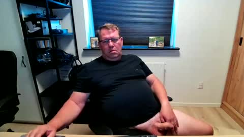 Snapshot of henrikrp1971 chatting on 06/20/26, 07:27 henrikrp1971 online show from 06/20/26, 07:27