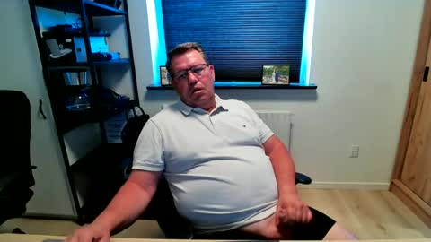 Snapshot of henrikrp1971 chatting on 06/23/26, 12:36 henrikrp1971 online show from 06/23/26, 12:36