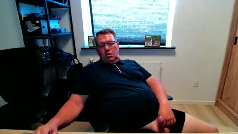 Snapshot of henrikrp1971 chatting on 06/25/26, 04:33 henrikrp1971 online show from 06/25/26, 04:33