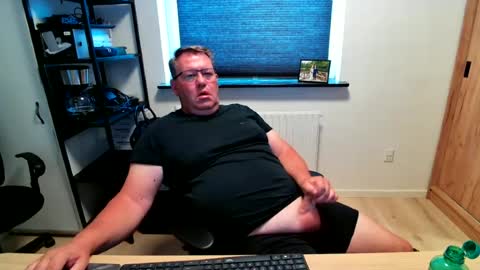 Snapshot of henrikrp1971 chatting on 07/02/26, 12:33 henrikrp1971 online show from 07/02/26, 12:33