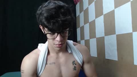 Snapshot of henry_gandy chatting on 01/24/25, 12:52 HENRY GANDY online show from 01/24/25, 12:52