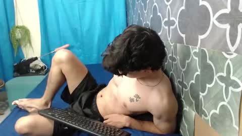 Snapshot of henry_gandy chatting on 03/03/25, 02:04 HENRY GANDY online show from 03/03/25, 02:04