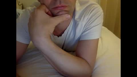 Snapshot of henryhipster chatting on 12/17/25, 07:14 Henryhipster sub spank useme new Europe Twink kiss first fit kinky naughty online show from 12/17/25, 07:14