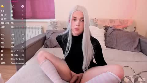 Snapshot of hentailove19 chatting on 09/21/25, 12:18 Eva online show from 09/21/25, 12:18