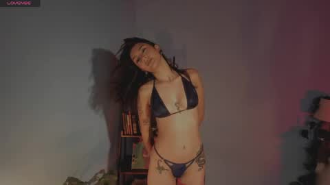 Snapshot of hera_069 chatting on 04/19/26, 11:40 Hello I am Valentina independent Colombian model I love sensuality and pleasure welcome online show from 04/19/26, 11:40