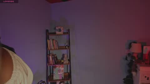 Snapshot of hera_069 chatting on 04/21/26, 11:49 Hello I am Valentina independent Colombian model I love sensuality and pleasure welcome online show from 04/21/26, 11:49