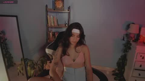 Snapshot of hera_069 chatting on 04/28/26, 08:25 Hello I am Valentina independent Colombian model I love sensuality and pleasure welcome online show from 04/28/26, 08:25