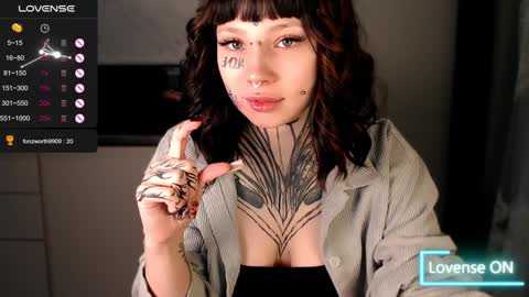 Snapshot of herbal_helpmepls chatting on 01/21/25, 06:45 dirty Diana online show from 01/21/25, 06:45