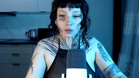 Snapshot of herbal_helpmepls chatting on 01/28/25, 02:21 dirty Diana online show from 01/28/25, 02:21