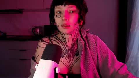 Snapshot of herbal_helpmepls chatting on 02/10/25, 01:11 dirty Diana online show from 02/10/25, 01:11