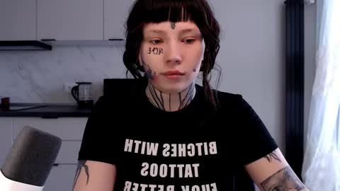 Snapshot of herbal_helpmepls chatting on 02/14/25, 09:13 dirty Diana online show from 02/14/25, 09:13