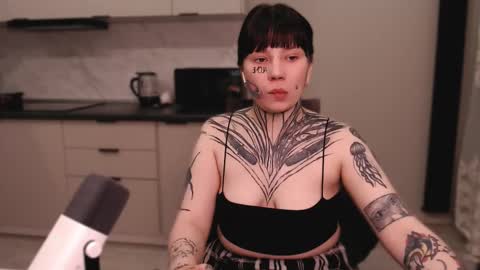 Snapshot of herbal_helpmepls chatting on 02/28/25, 05:26 dirty Diana online show from 02/28/25, 05:26