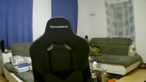 Snapshot of herbstenden chatting on 01/10/26, 06:53 John Pearl online show from 01/10/26, 06:53