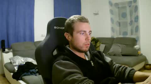 Snapshot of herbstenden chatting on 01/13/26, 07:19 John Pearl online show from 01/13/26, 07:19