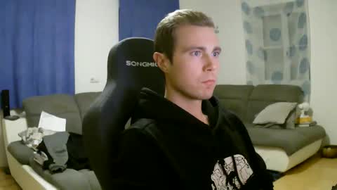 Snapshot of herbstenden chatting on 01/18/26, 08:12 John Pearl online show from 01/18/26, 08:12