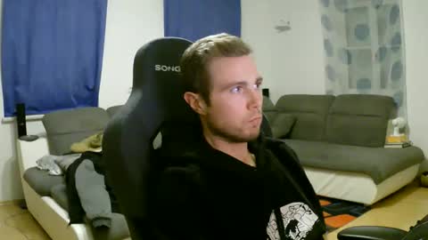 Snapshot of herbstenden chatting on 02/03/26, 08:14 John Pearl online show from 02/03/26, 08:14