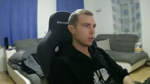 Snapshot of herbstenden chatting on 02/14/26, 08:05 John Pearl online show from 02/14/26, 08:05