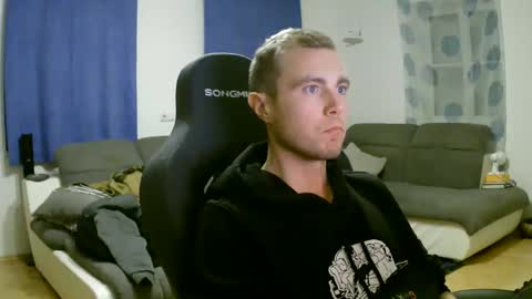 Snapshot of herbstenden chatting on 02/16/26, 07:32 John Pearl online show from 02/16/26, 07:32