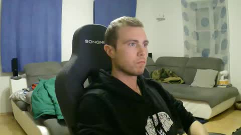 Snapshot of herbstenden chatting on 03/09/26, 07:07 John Pearl online show from 03/09/26, 07:07