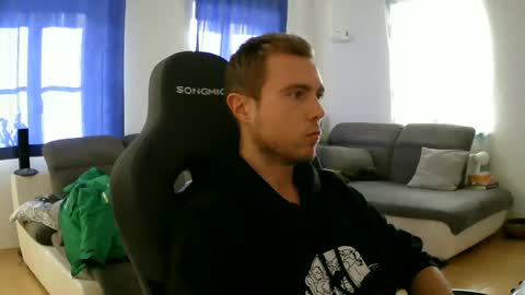 Snapshot of herbstenden chatting on 03/11/26, 02:01 John Pearl online show from 03/11/26, 02:01