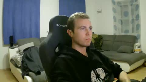 Snapshot of herbstenden chatting on 03/29/26, 07:58 John Pearl online show from 03/29/26, 07:58