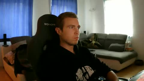 Snapshot of herbstenden chatting on 03/30/26, 03:35 John Pearl online show from 03/30/26, 03:35