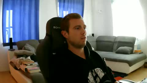 Snapshot of herbstenden chatting on 04/06/26, 03:46 John Pearl online show from 04/06/26, 03:46