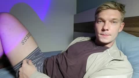 Snapshot of hercules__ chatting on 06/19/26, 07:06 Gregblonde Alextattoo online show from 06/19/26, 07:06
