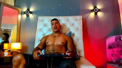 Snapshot of herculeswheeler chatting on 01/31/25, 05:21 Hercules online show from 01/31/25, 05:21