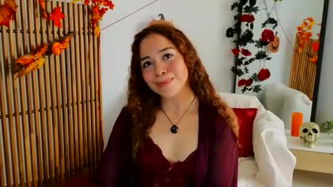 Snapshot of hercyqueen chatting on 10/28/25, 01:36 hercyqueen online show from 10/28/25, 01:36