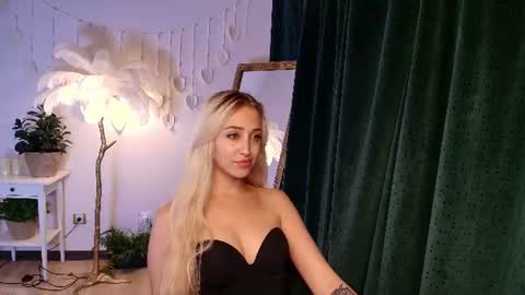 Elise online show from 06/22/26, 02:13
